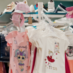 vender roupas e acessórios infantis