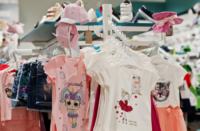 vender roupas e acessórios infantis